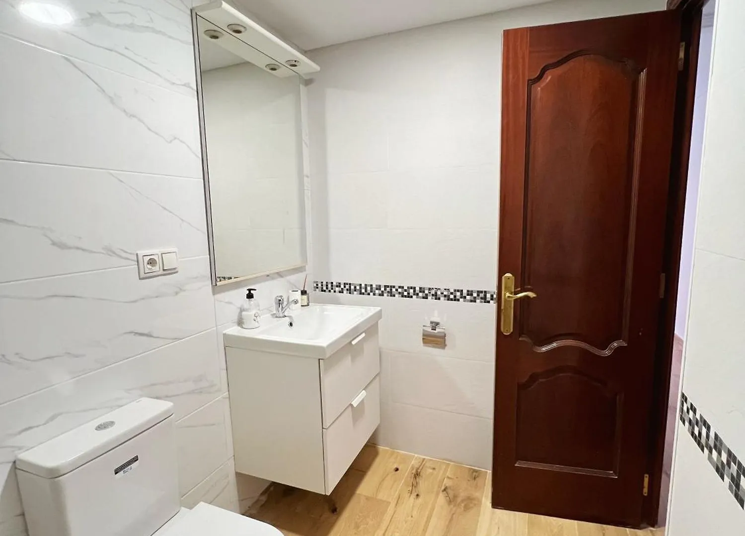 Guest house Fudodo舒适3 Beds Hotel L'Hospitalet de Llobregat